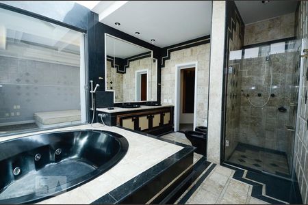 Apartamento à venda com 375m², 5 quartos e 2 vagasBanheiro da Suíte 2