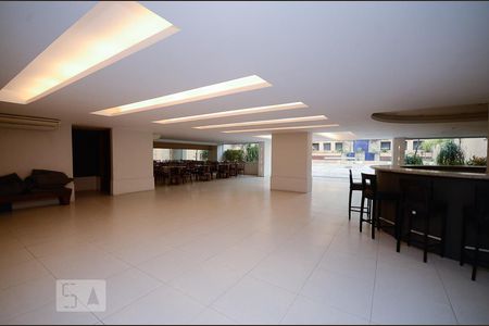 Apartamento à venda com 375m², 5 quartos e 2 vagasÁrea comum - Salão de festas