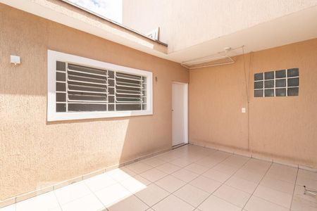 Casa para alugar com 115m², 3 quartos e 2 vagas Casa para alugar com 115m², 3 quartos e 2 vagasQuintal
