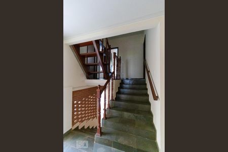 Escada de casa à venda com 6 quartos, 230m² em Cidade Universitária, Campinas