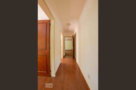 Corredor de apartamento para alugar com 3 quartos, 92m² em Mont’serrat, Porto Alegre