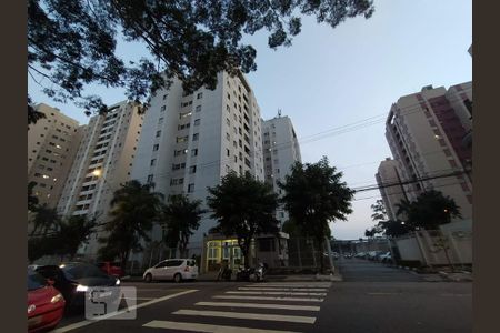 Apartamento para alugar com 74m², 3 quartos e 1 vaga Apartamento para alugar com 74m², 3 quartos e 1 vagaFachada do Condomínio