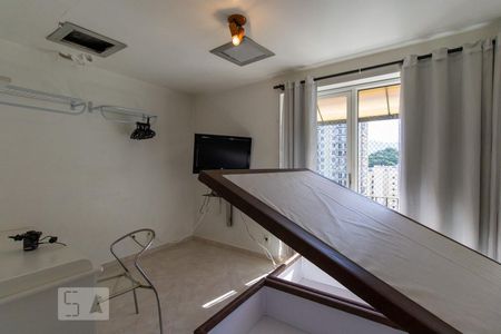 Quarto de apartamento para alugar com 2 quartos, 56m² em Humaitá, Rio de Janeiro