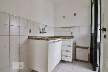 Cozinha de kitnet/studio para alugar com 1 quarto, 27m² em Bela Vista, São Paulo