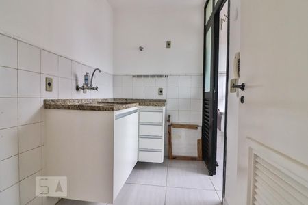 Cozinha de kitnet/studio para alugar com 1 quarto, 27m² em Bela Vista, São Paulo
