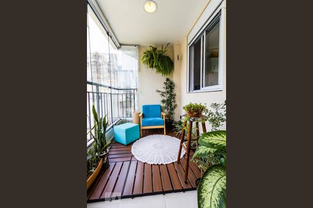 Apartamento para alugar com 72m², 3 quartos e 2 vagas Apartamento para alugar com 72m², 3 quartos e 2 vagasSacada