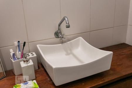 Banheiro - Torneira de apartamento para alugar com 1 quarto, 57m² em Centro Histórico, Porto Alegre
