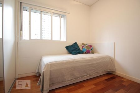 Quarto  de apartamento para alugar com 2 quartos, 72m² em Moema, São Paulo