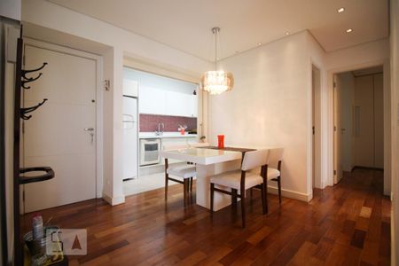 Apartamento para alugar com 2 quartos, 72m² em Moema, São Paulo