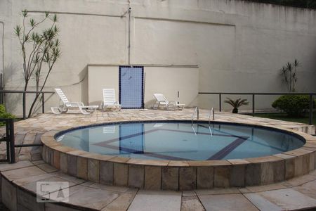 Apartamento para alugar com 56m², 2 quartos e 1 vagaÁrea comum - Piscina