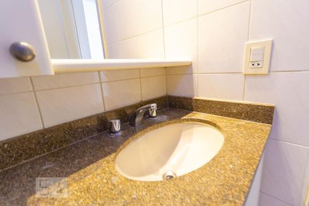 Apartamento à venda com 130m², 4 quartos e 1 vaga Apartamento à venda com 130m², 4 quartos e 1 vagaBanheiro Social