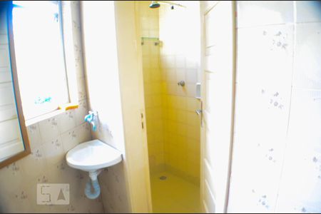 Apartamento para alugar com 90m², 3 quartos e sem vagaBanheiro na área de serviço