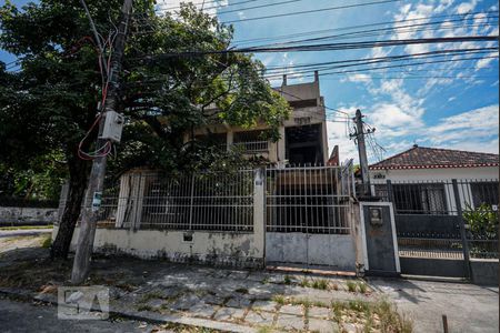 Casa à venda com 600m², 4 quartos e 2 vagasFachada