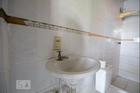 Casa à venda com 600m², 4 quartos e 2 vagasBanheiro 2