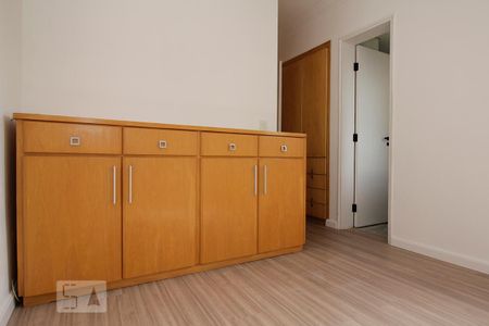 Apartamento para alugar com 104m², 4 quartos e 2 vagasDetalhe quarto suíte