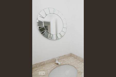 Apartamento para alugar com 104m², 4 quartos e 2 vagasDetalhe lavabo