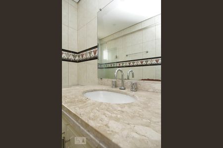 Apartamento para alugar com 104m², 4 quartos e 2 vagasBanheiro 2 - Pia