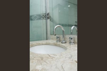 Apartamento para alugar com 104m², 4 quartos e 2 vagasBanheiro suíte - Pia