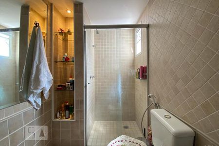 Apartamento à venda com 109m², 3 quartos e 2 vagas Apartamento à venda com 109m², 3 quartos e 2 vagasBanheiro da Suíte