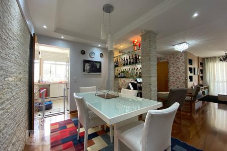 Apartamento à venda com 109m², 3 quartos e 2 vagas Apartamento à venda com 109m², 3 quartos e 2 vagasSala de Jantar