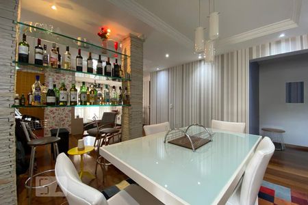 Apartamento à venda com 109m², 3 quartos e 2 vagas Apartamento à venda com 109m², 3 quartos e 2 vagasSala de Jantar