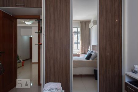 Quarto 1 - Armários de apartamento à venda com 2 quartos, 70m² em Copacabana, Rio de Janeiro