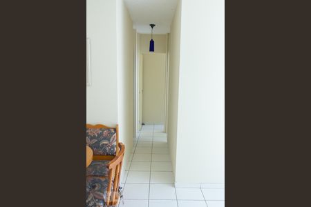 corredor para quartos e banheiro de apartamento para alugar com 2 quartos, 60m² em São Cristóvão, Rio de Janeiro