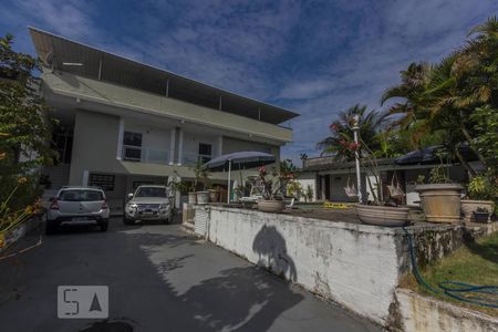 Casa à venda com 1100m², 5 quartos e 10 vagasFachada