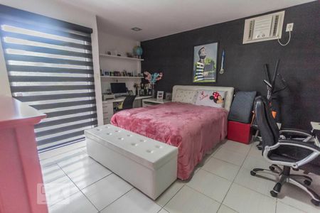 Casa à venda com 1100m², 5 quartos e 10 vagasSuíte 4