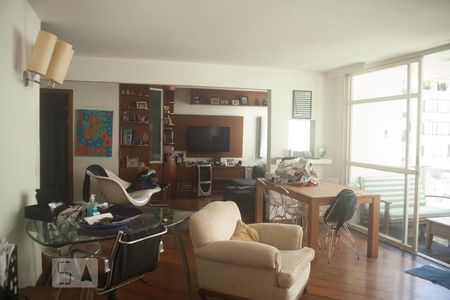 Apartamento à venda com 160m², 2 quartos e 1 vagaSala