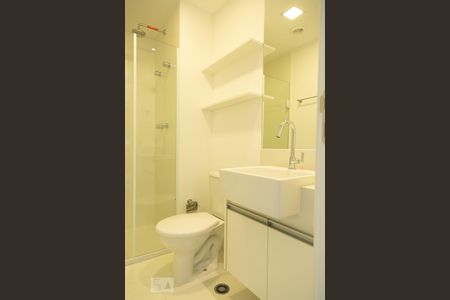 Banheiro de kitnet/studio à venda com 1 quarto, 25m² em Indianópolis, São Paulo