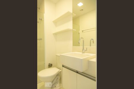 Banheiro de kitnet/studio à venda com 1 quarto, 25m² em Indianópolis, São Paulo