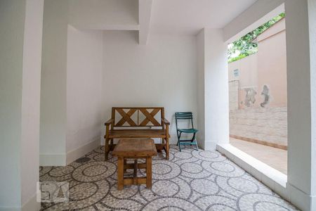 Apartamento à venda com 115m², 2 quartos e 2 vagasHall social