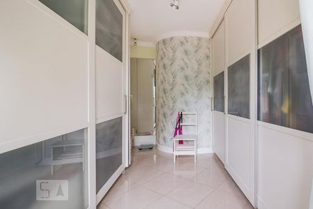 Apartamento à venda com 115m², 2 quartos e 2 vagasCloset da Suíte