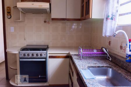 Casa à venda com 180m², 3 quartos e 2 vagas Casa à venda com 180m², 3 quartos e 2 vagasCozinha