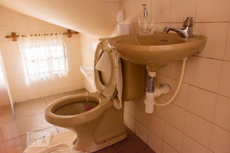 Casa à venda com 180m², 3 quartos e 2 vagas Casa à venda com 180m², 3 quartos e 2 vagasLavabo