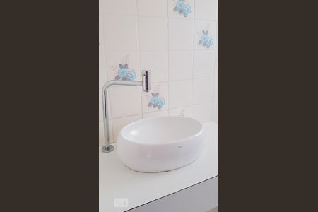 Casa à venda com 180m², 3 quartos e 2 vagas Casa à venda com 180m², 3 quartos e 2 vagasBanheiro