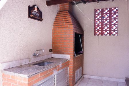 Casa à venda com 180m², 3 quartos e 2 vagas Casa à venda com 180m², 3 quartos e 2 vagasChurrasqueira