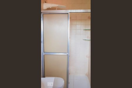 Casa à venda com 180m², 3 quartos e 2 vagas Casa à venda com 180m², 3 quartos e 2 vagasBanheiro da suíte