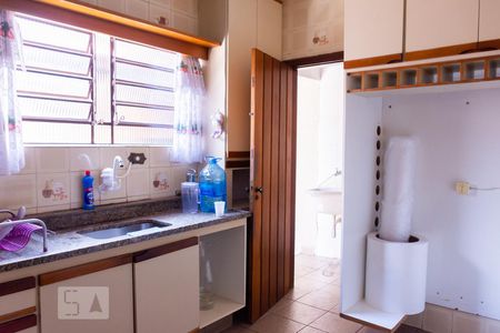 Casa à venda com 180m², 3 quartos e 2 vagas Casa à venda com 180m², 3 quartos e 2 vagasCozinha