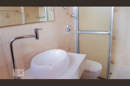 Casa à venda com 180m², 3 quartos e 2 vagas Casa à venda com 180m², 3 quartos e 2 vagasBanheiro da suíte