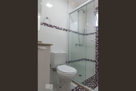 Banheiro de apartamento à venda com 2 quartos, 54m² em Vila Liviero, São Paulo