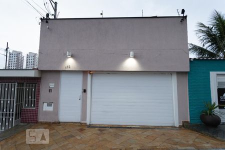 Casa à venda com 500m², 4 quartos e 4 vagasFachada