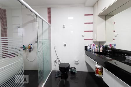 Casa à venda com 500m², 4 quartos e 4 vagasBanheiro da Suíte 3