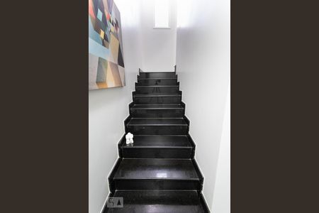 Casa à venda com 500m², 4 quartos e 4 vagasEscada