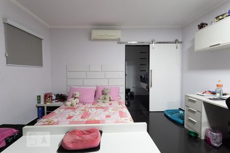 Casa à venda com 500m², 4 quartos e 4 vagasSuíte 3