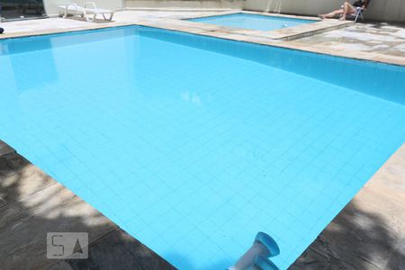 Apartamento à venda com 71m², 3 quartos e 1 vagaÁrea comum - Piscina