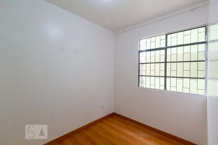 Quarto 2 de apartamento para alugar com 2 quartos, 50m² em Barreirinha, Curitiba