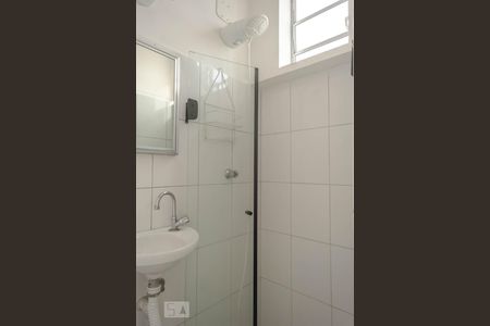 Banheiro de kitnet/studio para alugar com 1 quarto, 16m² em Brás, São Paulo