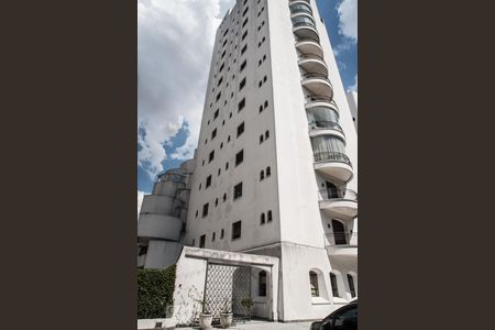 Apartamento para alugar com 290m², 3 quartos e 4 vagas Apartamento para alugar com 290m², 3 quartos e 4 vagasFachada